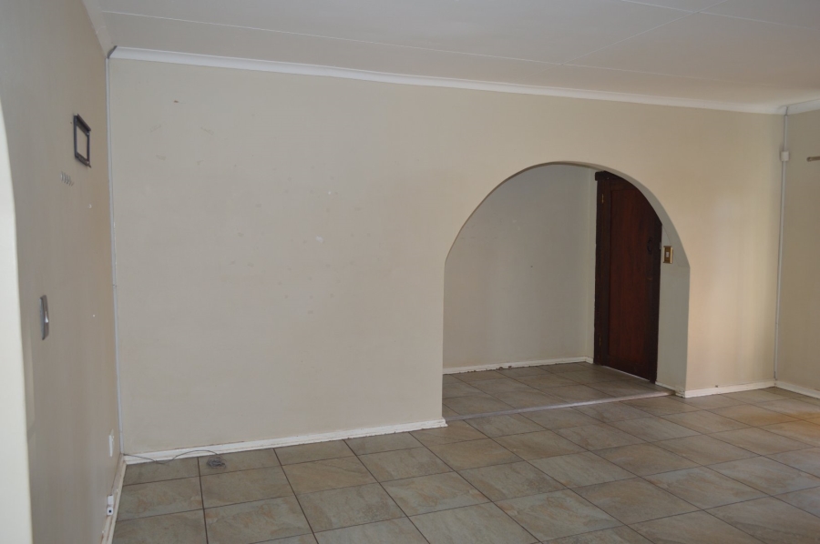 5 Bedroom Property for Sale in Flamwood North West